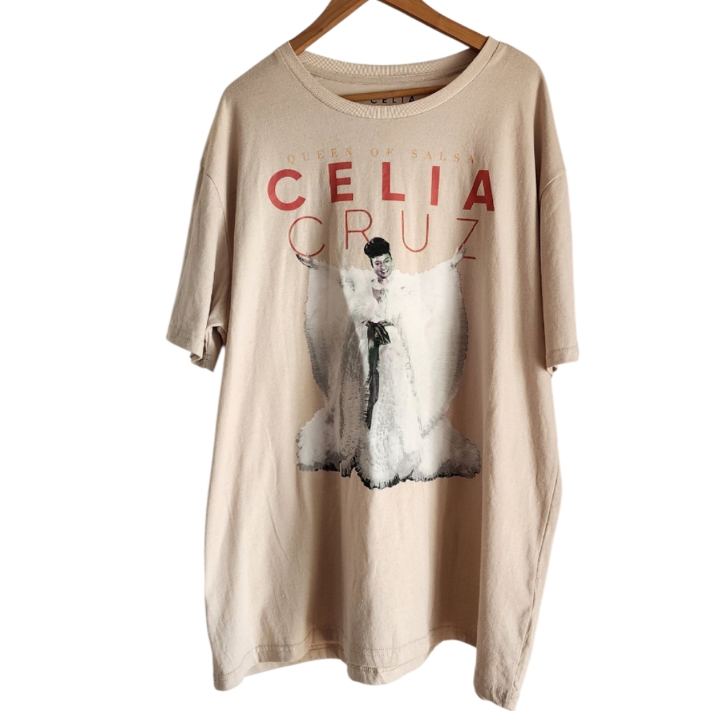 NWT Celia Cruz Graphic Crew Neck T-Shirt - Cream Size‎ 2X